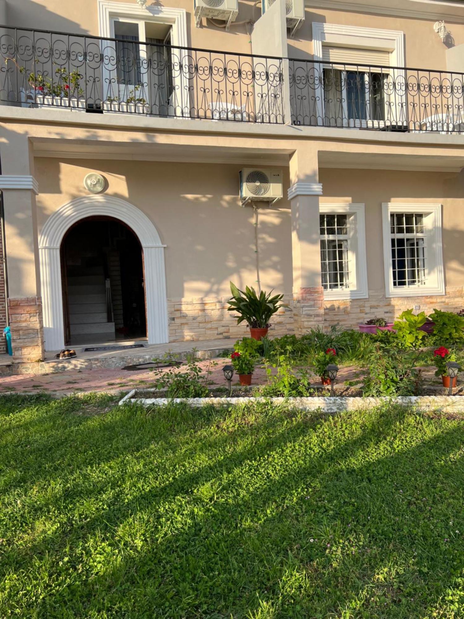 Garden Villa Guni กรูเยอ ภายนอก รูปภาพ