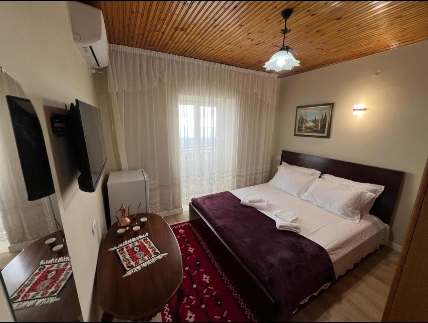 Garden Villa Guni กรูเยอ ภายนอก รูปภาพ
