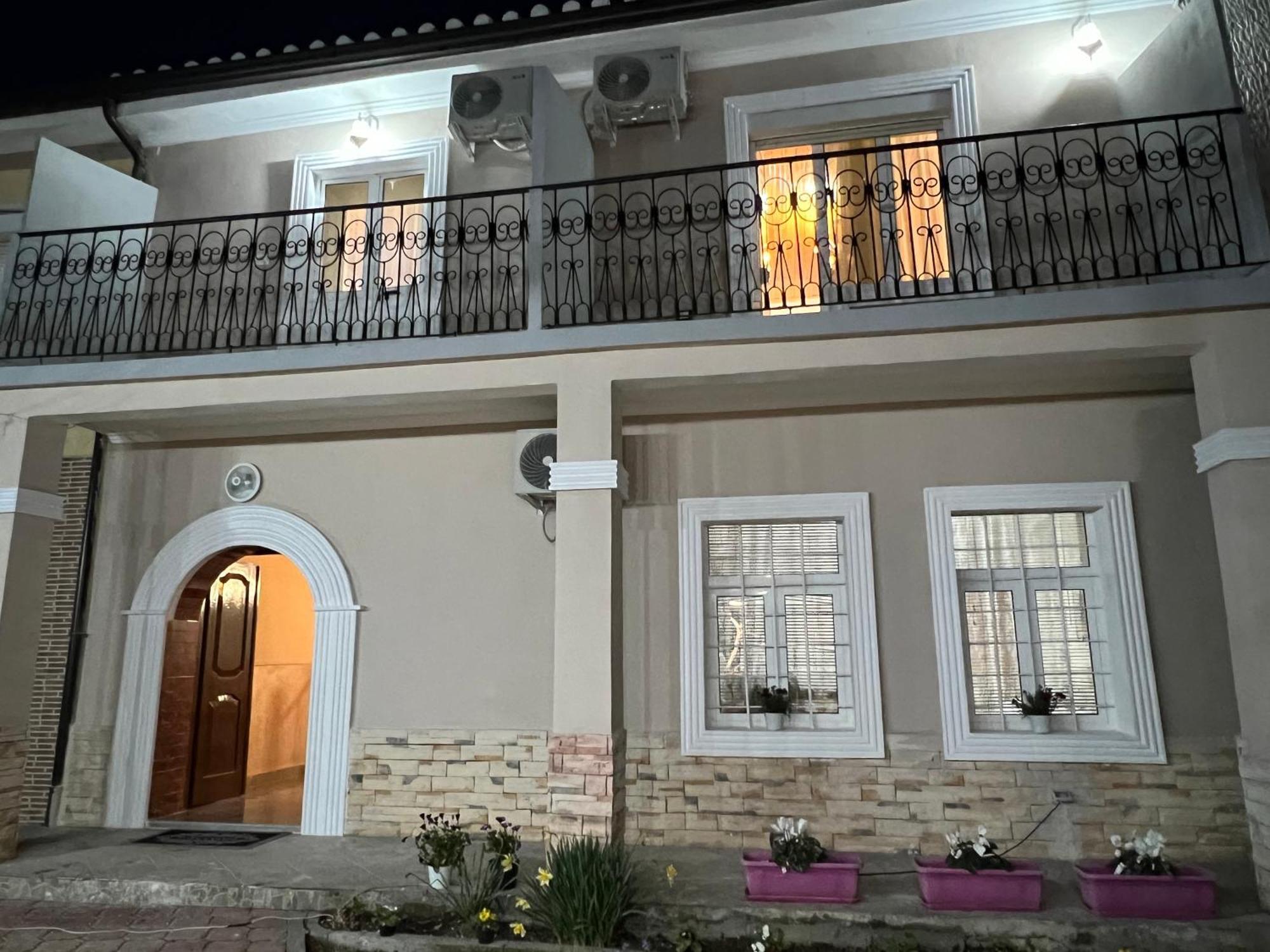 Garden Villa Guni กรูเยอ ภายนอก รูปภาพ